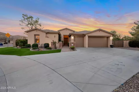 4262 S Danielson Way, Chandler, AZ 85249