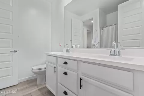 Bath - 9534 E Tesla Ave, Mesa, AZ 85212 photo 2 of 2