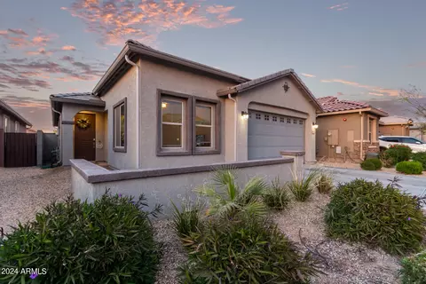 Exterior - 9534 E Tesla Ave, Mesa, AZ 85212 photo 2 of 10