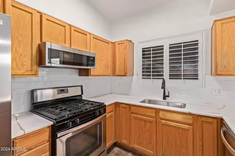 Kitchen - 8432 W Granada Rd, Phoenix, AZ 85037 photo 3 of 6