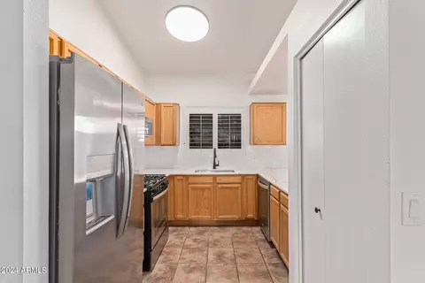 Kitchen - 8432 W Granada Rd, Phoenix, AZ 85037 photo 4 of 6