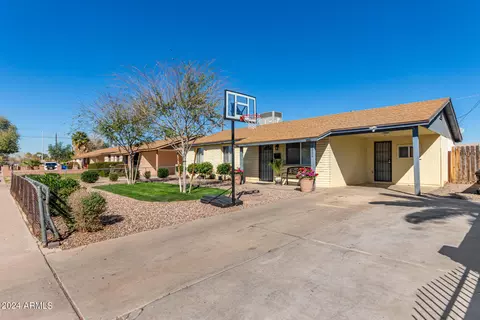 8236 W Cheery Lynn Rd, Phoenix, AZ 85033