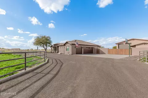 View/Area - Nnnnn E Camina Plata --, Gilbert, AZ 85298 photo 3 of 3