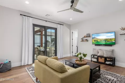 Living - 4922 N 46th St, Phoenix, AZ 85018 photo 6 of 7