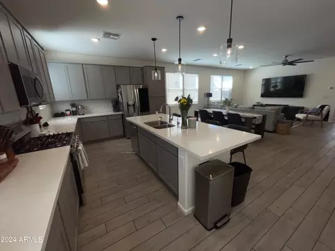 Kitchen - 1849 W 21st Ave, Apache Junction, AZ 85120 photo 4 of 8
