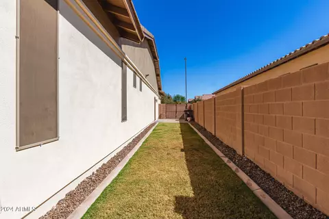 Exterior - 5802 S Seton Ave, Gilbert, AZ 85298 photo 16 of 24