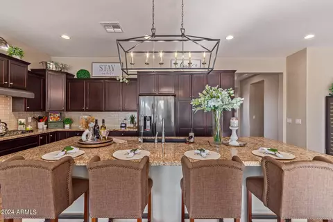 Kitchen - 5802 S Seton Ave, Gilbert, AZ 85298 photo 4 of 8