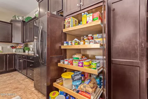 Kitchen - 5802 S Seton Ave, Gilbert, AZ 85298 photo 6 of 8