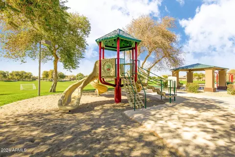 View/Area - 5802 S Seton Ave, Gilbert, AZ 85298 photo 9 of 10