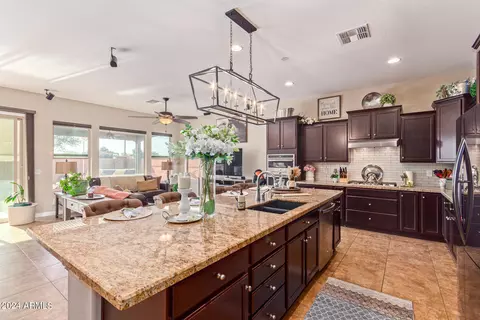 Kitchen - 5802 S Seton Ave, Gilbert, AZ 85298 photo 1 of 8