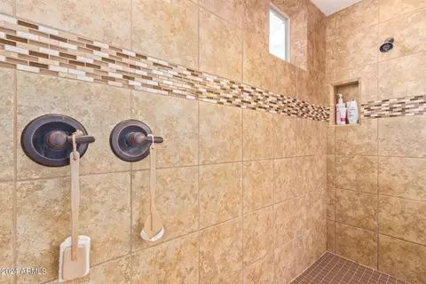 Bath - 5802 S Seton Ave, Gilbert, AZ 85298 photo 4 of 4