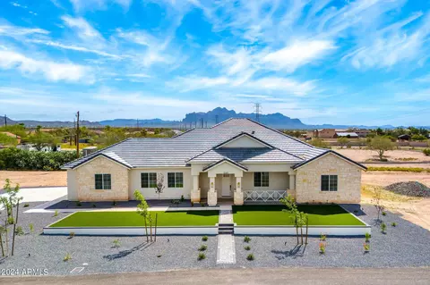 1243 N 106th Pl, Mesa, AZ 85207