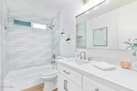 Bath - 1606 E Julie Dr, Tempe, AZ 85283 photo 3 of 3