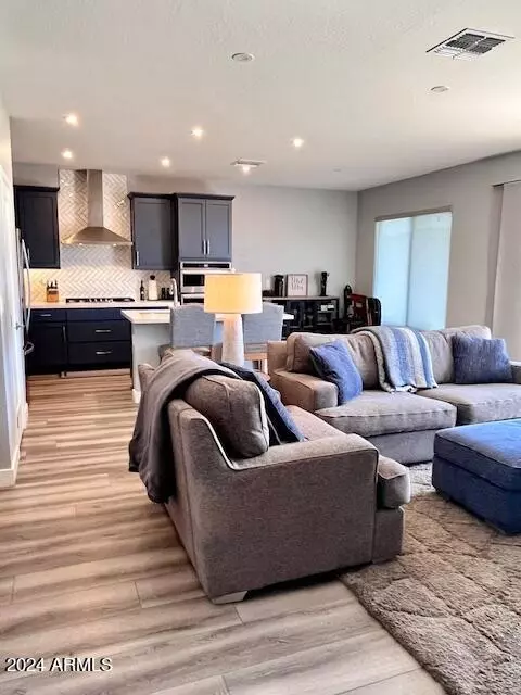 Living - 5809 E Killen Loop, Prescott Valley, AZ 86314 photo 2 of 5