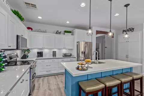 Kitchen - 1537 E Indigo St, Gilbert, AZ 85298 photo 2 of 4