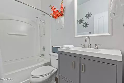 Bath - 1537 E Indigo St, Gilbert, AZ 85298 photo 4 of 4