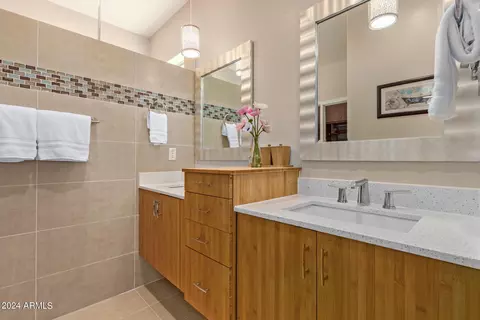 Bath - 1537 E Indigo St, Gilbert, AZ 85298 photo 1 of 4