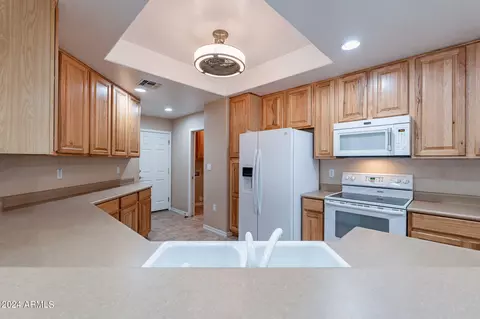 Kitchen - 4202 E Broadway Rd #213, Mesa, AZ 85206 photo 4 of 8