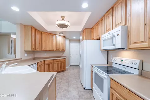 Kitchen - 4202 E Broadway Rd #213, Mesa, AZ 85206 photo 2 of 8