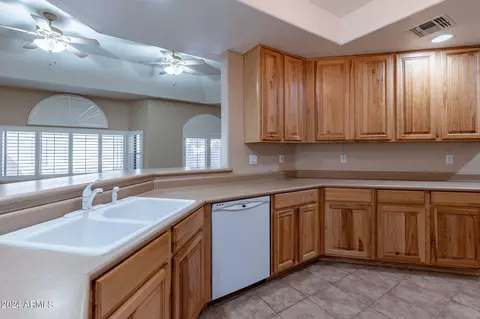 Kitchen - 4202 E Broadway Rd #213, Mesa, AZ 85206 photo 7 of 8