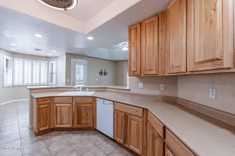Kitchen - 4202 E Broadway Rd #213, Mesa, AZ 85206 photo 5 of 8