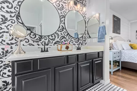Bath - 3254 E Castanets Dr, Gilbert, AZ 85298 photo 2 of 3