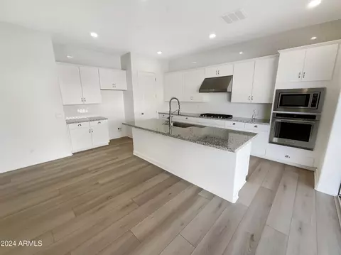 Kitchen - 10204 E Thunderbolt Ave, Mesa, AZ 85212 photo 1 of 6