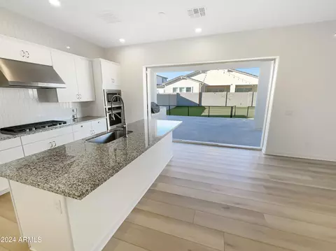 Kitchen - 10204 E Thunderbolt Ave, Mesa, AZ 85212 photo 4 of 6
