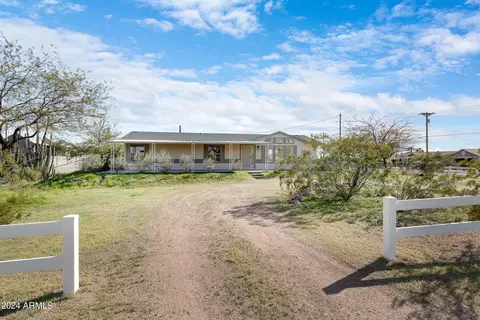 1835 E 20th Ave, Apache Junction, AZ 85119 photo 2