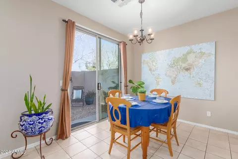 Dining - 2828 E Dunbar Dr, Phoenix, AZ 85042 photo 1 of 1
