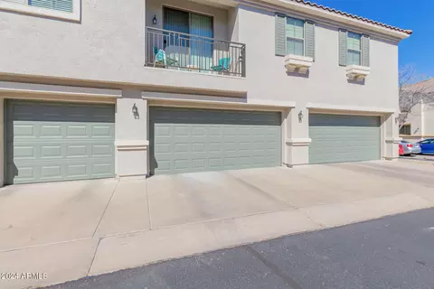 Exterior - 2828 E Dunbar Dr, Phoenix, AZ 85042 photo 2 of 7