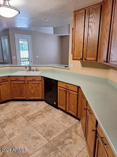 Kitchen - 4202 E Broadway Rd #64, Mesa, AZ 85206 photo 5 of 6