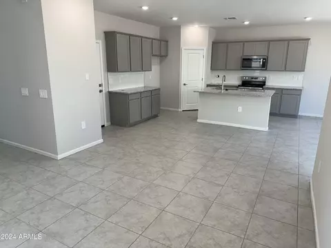4685 S Yellow Peak Rd, Apache Junction, AZ 85119 photo 3