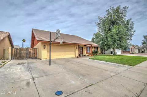 Exterior - 540 E San Pedro Ave, Gilbert, AZ 85234 photo 2 of 10
