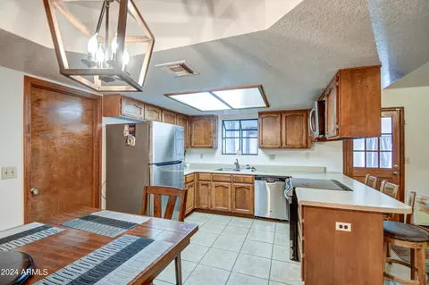 Kitchen - 540 E San Pedro Ave, Gilbert, AZ 85234 photo 3 of 5