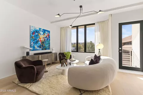 Living - 312 E Windsor Ave #1, Phoenix, AZ 85004 photo 1 of 2