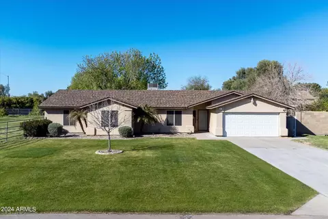 2814 E Backus Rd, Mesa, AZ 85213