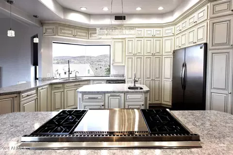 Kitchen - 2300 E Maple St, Globe, AZ 85501 photo 2 of 7