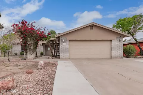 4921 W Harmont Dr, Glendale, AZ 85302