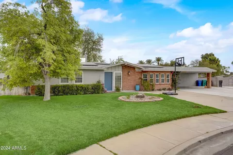 665 W Ivy Cir, Mesa, AZ 85201