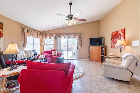 Living - 7137 E Lindner Ave, Mesa, AZ 85209 photo 3 of 4