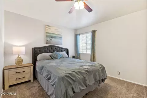 Bedroom - 4309 E Siesta Ln, Phoenix, AZ 85050 photo 6 of 7