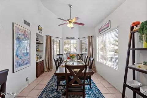 Dining - 4309 E Siesta Ln, Phoenix, AZ 85050 photo 1 of 2