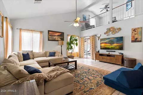 Living - 4309 E Siesta Ln, Phoenix, AZ 85050 photo 1 of 4