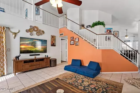 Living - 4309 E Siesta Ln, Phoenix, AZ 85050 photo 3 of 4