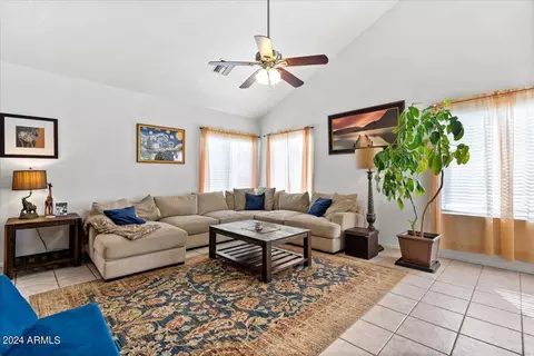 Living - 4309 E Siesta Ln, Phoenix, AZ 85050 photo 2 of 4