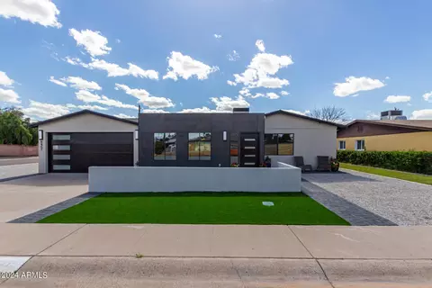 8451 E Piccadilly Rd, Scottsdale, AZ 85251