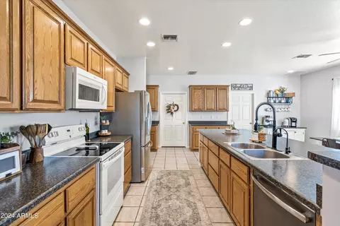 Kitchen - 652 N 99th St, Mesa, AZ 85207 photo 3 of 7