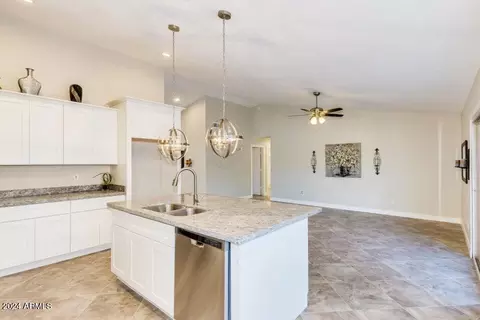 1232 Encinas Ave, Gilbert, AZ 85234 photo 9