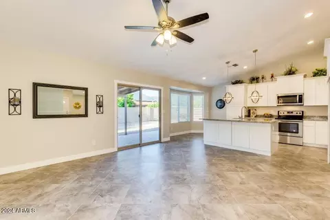 1232 Encinas Ave, Gilbert, AZ 85234 photo 6